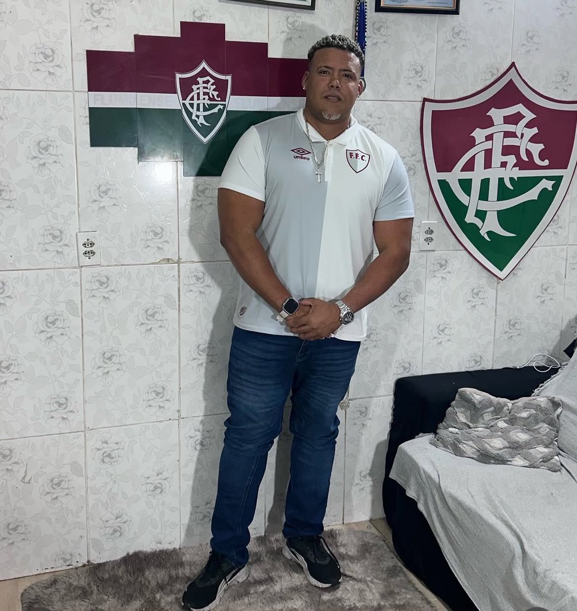 xeremmemes's tweet photo. JT TRICOLOR.

- Não depende de bets
- Cristão 
- Pai de menina
- Empresário 

Esse homem é o maior exemplo da sociedade moderna. https://t.co/ZjvXP4urKu