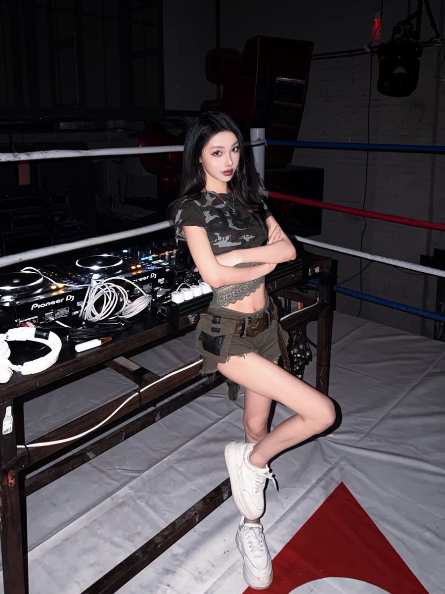 addisonmargnw2's tweet photo. Fight Fight Fight Club! We’re hard techno. https://t.co/L1U5d3aM9h