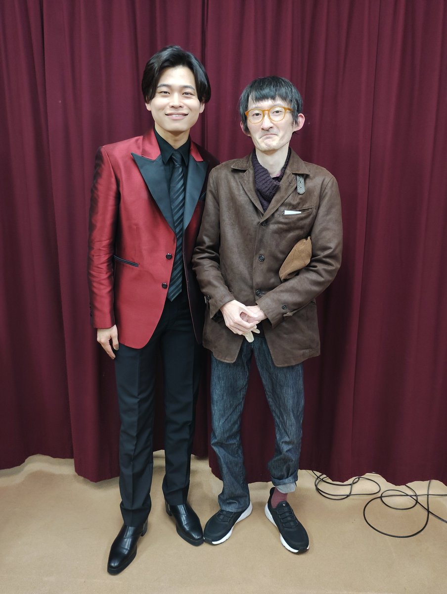 watatake25's tweet photo. #Ai危険性について
#YouTube生成動画　の中に私と　#二見颯一　さんのこの写真が使われ二見さんの上げ足を取り、私を小馬鹿にする内容の投稿があったため二見さん所属、ビッグワールド社に連絡して先方と確認。YouTube社に報告して消去依頼。ファンの中には鵜呑みにする者もおり不愉快
#Ai注意
#Ai危険 https://t.co/AwgZNdR11X