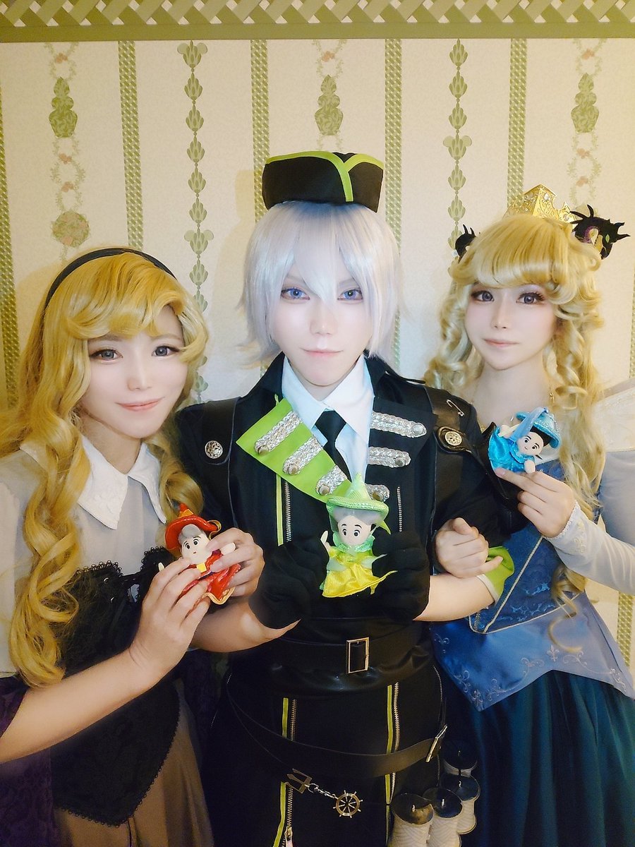 __p0t__'s tweet photo. 両手にオーロラ♡ https://t.co/DTXwPqDU7c