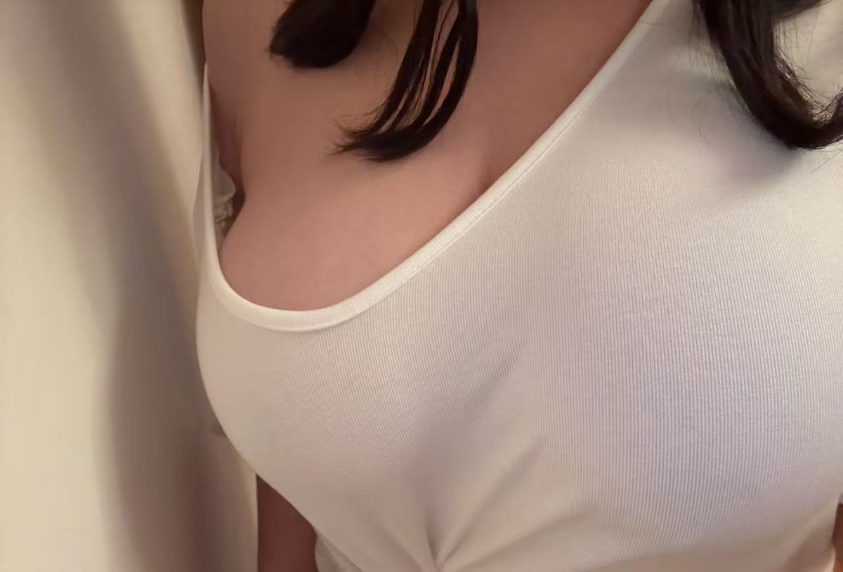 ToNineT009's tweet photo. 放假第二天，美好的自然醒，如果天天都可以那么悠闲就好了 https://t.co/SrH9dQ3PHh