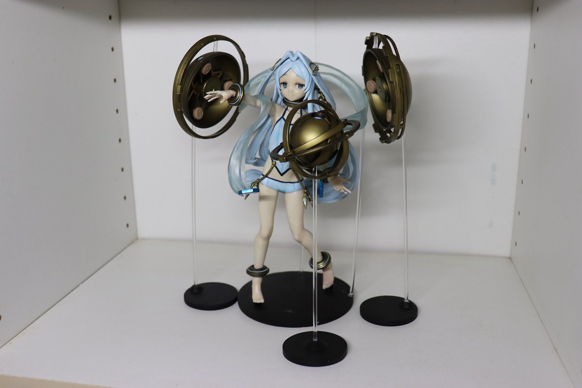 NimonoTank's tweet photo. 政マニオンリーでの展示を予定していたトリクシィの立体
まだバランスが危ういのでアクリル棒を追加注文
これまでのは目はデカール用紙に印刷して貼り付けていたけれど今回は初めてアイペイントにも挑戦していました
天球儀というのかわかりませんが、回るようになっているのかわいいと思いませんか？ https://t.co/UNzBmtwx8G
