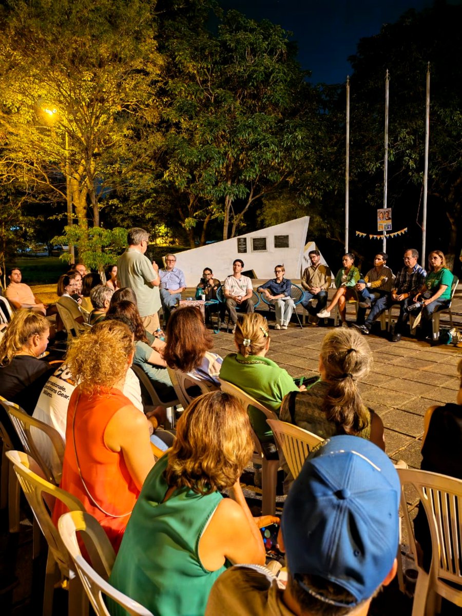 FilizzolaRafael's tweet photo. Escuchando a los vecinos y vecinas, junto a @MauriMaluff y @SoleNu, porque el compromiso es construir una Municipalidad que responda a las necesidades de la gente.
¡El cambio está cerca!
@MauriMaluff concejal. Lista 3 Opción 3
@SoleNu intendenta. Lista 4.
#EsHora #EsSole #SoleSolución