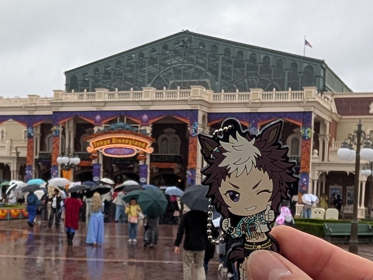 freetirole's tweet photo. ライアン、ディズニーだよ https://t.co/b8E9kIZMK3