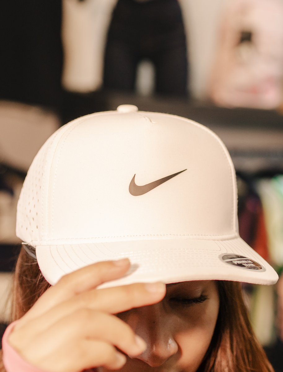 teteuTTI's tweet photo. El detalle que lo cambia todo. Un buen outfit empieza por los accesorios. Encuéntrala en Estilo 23. https://t.co/HSMv2p07DD