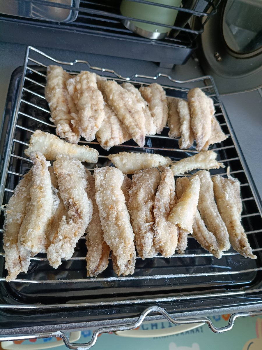 allex_0331's tweet photo. 今日の夕飯はコイツよ。楽しみ。
イワシ、サバ、ハゼ。
今年はイワシ良さそう。
あと、大きいの釣って刺身とかしたいなぁ。
ヒラメとかアブラメとか。 https://t.co/v0ZCYgqNiQ