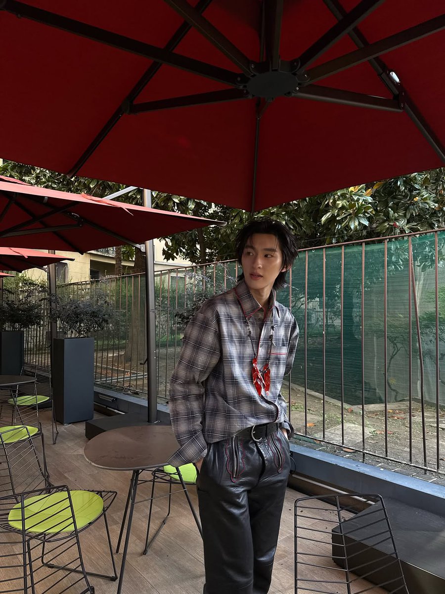 jirogangg's tweet photo. these photos of him scream “handsome” 🫠 https://t.co/ygJAgJkUwF