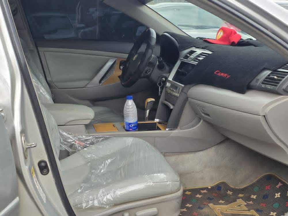 FRIDAYYv9's tweet photo. 🔥 MAD DISTRESS ALERT - CLEAN 
2008 Toyota Camry Muscle XLE 
✅ First Body - Accident Free
✅ Buy and Drive 
✅ AC Chilling ❄️ | Leather Seats | Engine &amp; Gear 100%
✅ Everything Blessed - Sharp Interior/Exterior
Price: ₦5.1m
Location: Abacha Road, Nyanya, Abuja
07069516725 https://t.co/hcR7t6i88p
