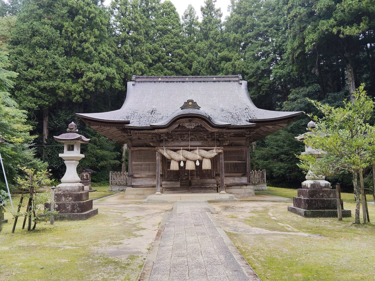 ARROWS315's tweet photo. 金屋子神社に立ち寄ってきました⛩️✨
山あいにひっそりと佇む神社で、静かな境内はとても落ち着いた雰囲気。 自然に囲まれた場所だからこそ感じられる、ちょっと特別な空気がありました🌿 https://t.co/Y65033cfuA