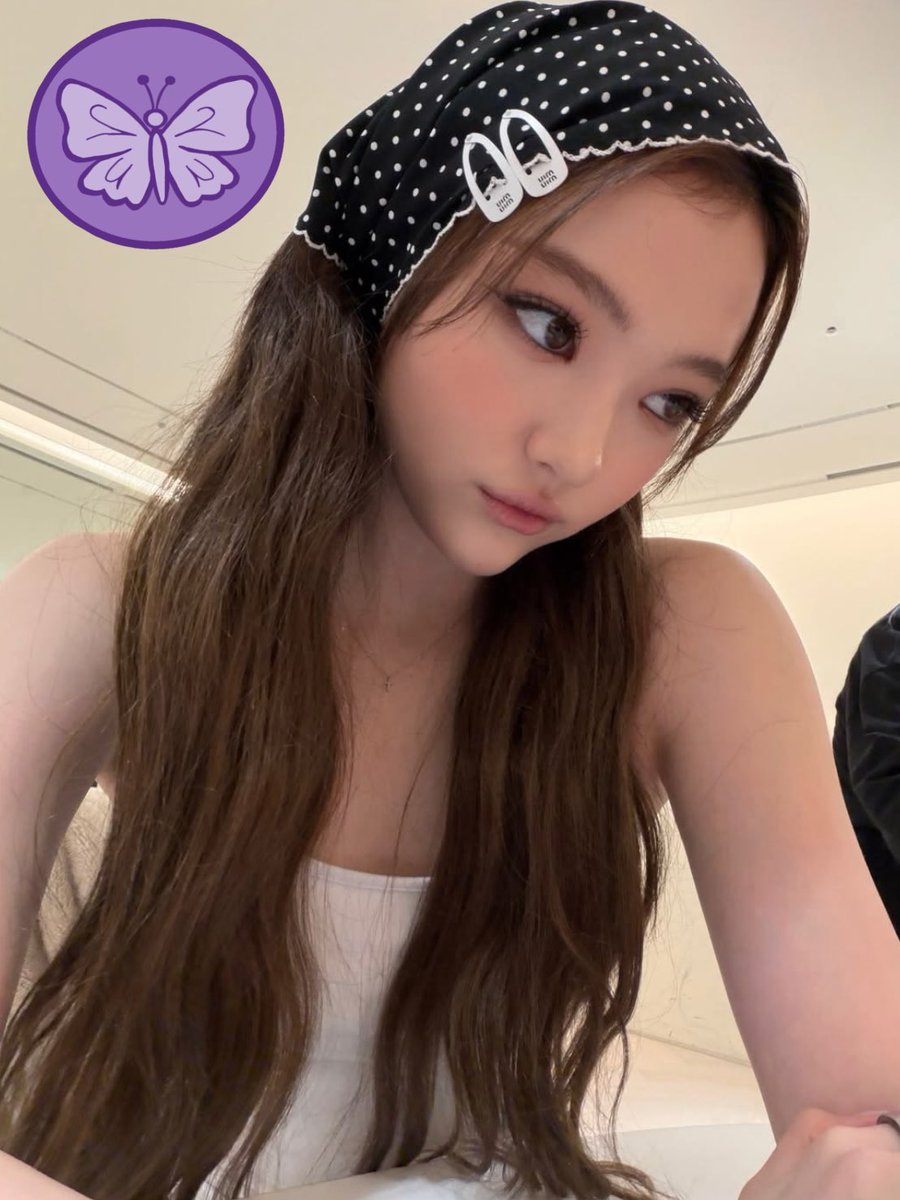 pawmsone's tweet photo. I COMPLETELY MISTYPED THIS THE FIRST TIME IF YOU SAW THIS NO YOU DIDNT. ella’s and the og for u Ok.. https://t.co/eHtRniTUJX