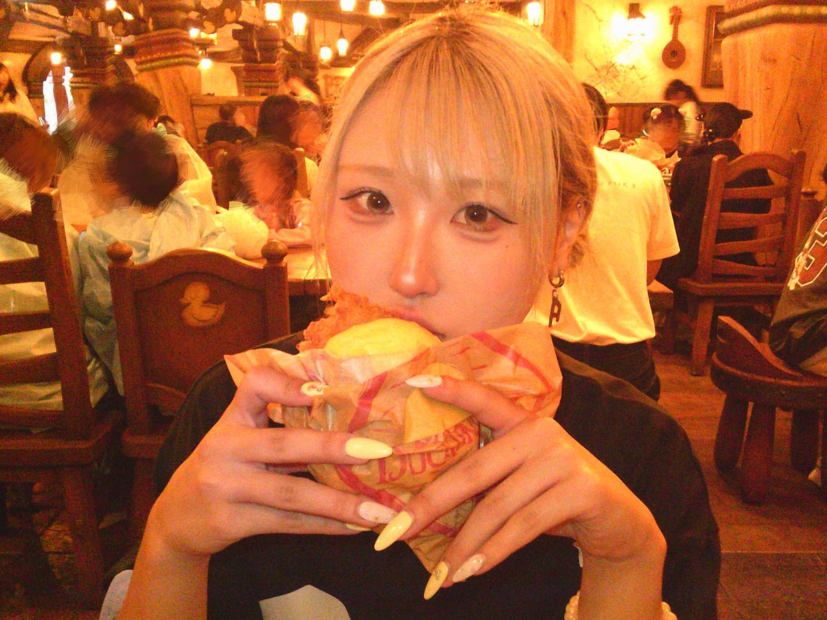 ma_iii03's tweet photo. シルバーウィーク休みをとったので全力で遊んだりした✨️
ちいかわパークもディズニーも池アコも全部が楽しくてあっという間に過ぎていった𓈒𓏸 https://t.co/s91uTafTmH