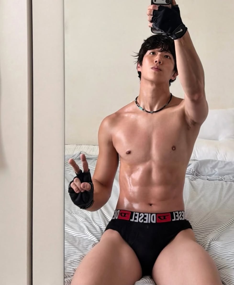 insta_boys10's tweet photo. https://t.co/QpyslTAeEn https://t.co/nLnSzonLvE
