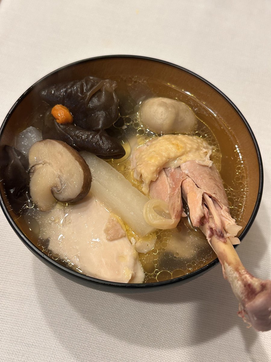 KaylaKealer's tweet photo. My period has been making me feel a little weak lately, but having some soup at night shouldn’t make me gain weight, right? https://t.co/sKjv3M5FFY