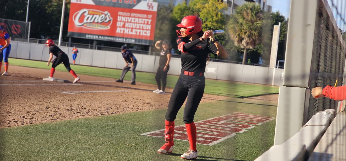 LiaPalma2's tweet photo. 💪♥️🥎 https://t.co/X9xRnrxqHA