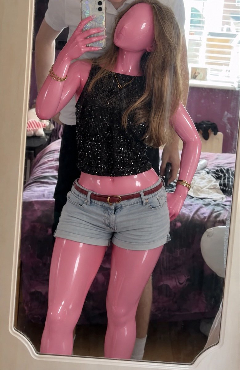 MyNewOwnerhehe's tweet photo. Thanks for the new round of pics of me @AriBotMaster i love you #wankbattle #wankchat #cuck #IRLs https://t.co/vqzaVHheBv