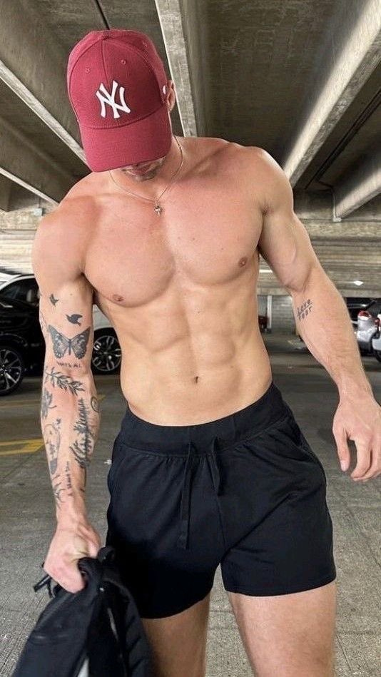 NerdyJock96's tweet photo. Obey. https://t.co/KU8Hth67kT