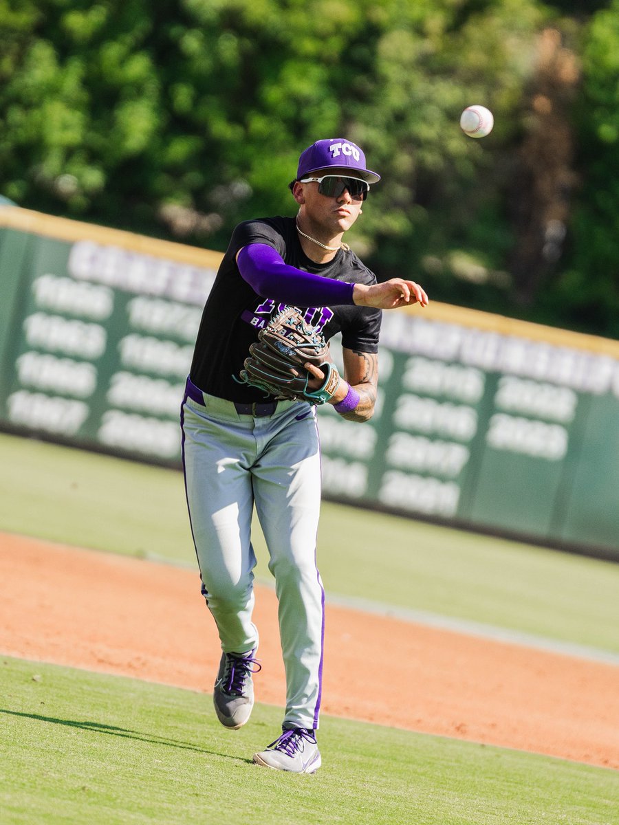 TCU_Baseball's tweet photo. first day of fall practice in #FrogballUSA 🤠

#GoFrogs https://t.co/9bQCsJpL6k