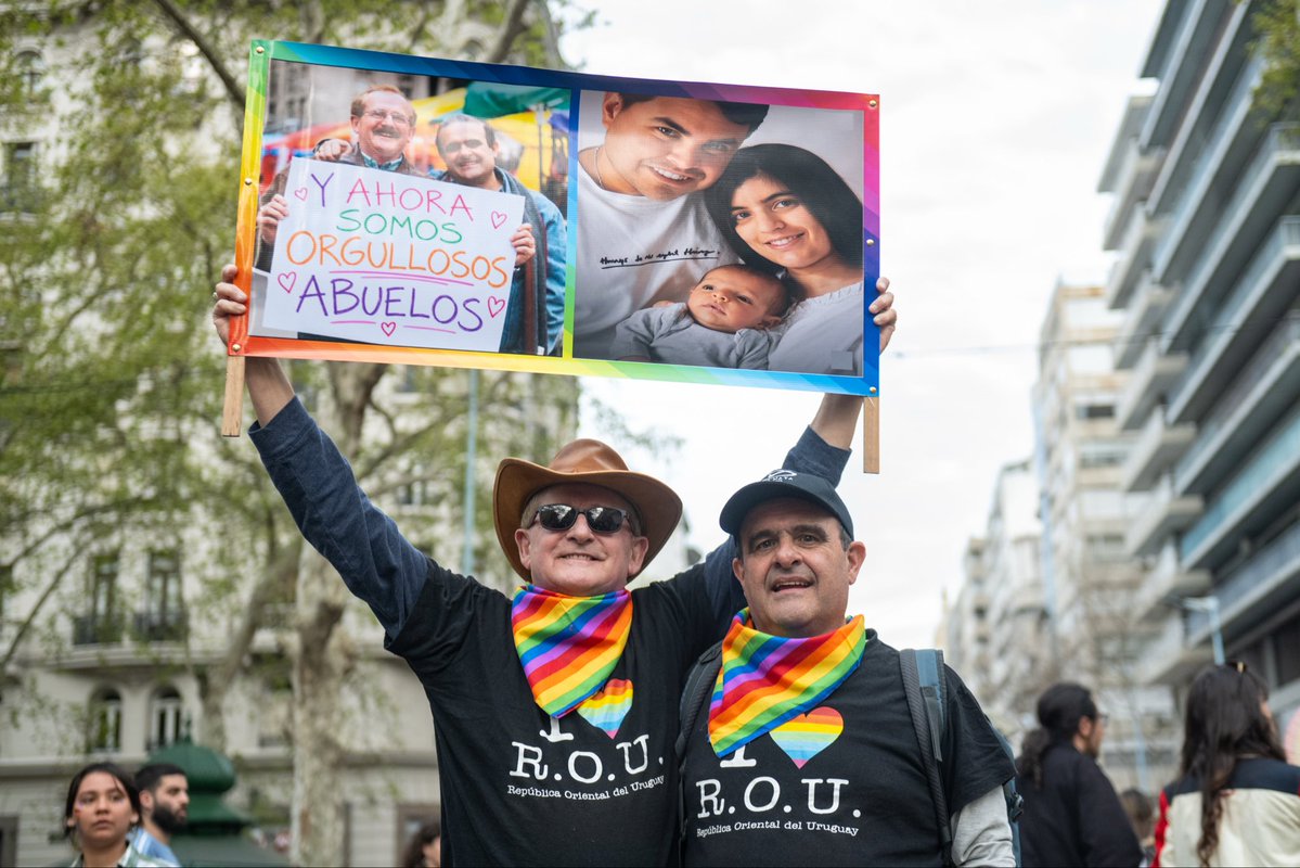 montevideoIM's tweet photo. Marcha de la Diversidad 🏳️‍🌈 

“Vivir con dignidad, existir con orgullo”

#MontevideoPorIgual 🌈 https://t.co/ZmrE1Ja2rz