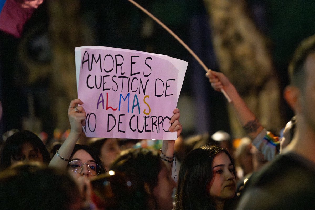 montevideoIM's tweet photo. Marcha de la Diversidad 🏳️‍🌈 

“Vivir con dignidad, existir con orgullo”

#MontevideoPorIgual 🌈 https://t.co/ZmrE1Ja2rz
