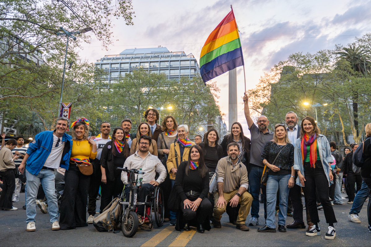 montevideoIM's tweet photo. Marcha de la Diversidad 🏳️‍🌈 

“Vivir con dignidad, existir con orgullo”

#MontevideoPorIgual 🌈 https://t.co/ZmrE1Ja2rz