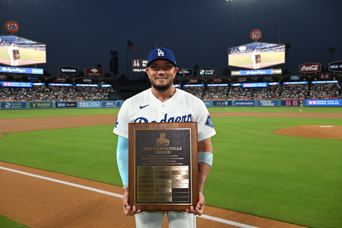 DodgerInsider's tweet photo. The Dodgers made history on this past homestand, finishing the regular season with a record 4,034,219 in total attendance for the season. Here are some of the best photos from the last regular season homestand of the season: https://t.co/vyA37vMohQ https://t.co/tXIoHtbQFR