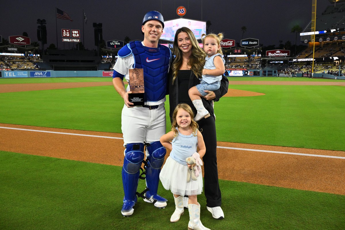 DodgerInsider's tweet photo. The Dodgers made history on this past homestand, finishing the regular season with a record 4,034,219 in total attendance for the season. Here are some of the best photos from the last regular season homestand of the season: https://t.co/vyA37vMohQ https://t.co/tXIoHtbQFR