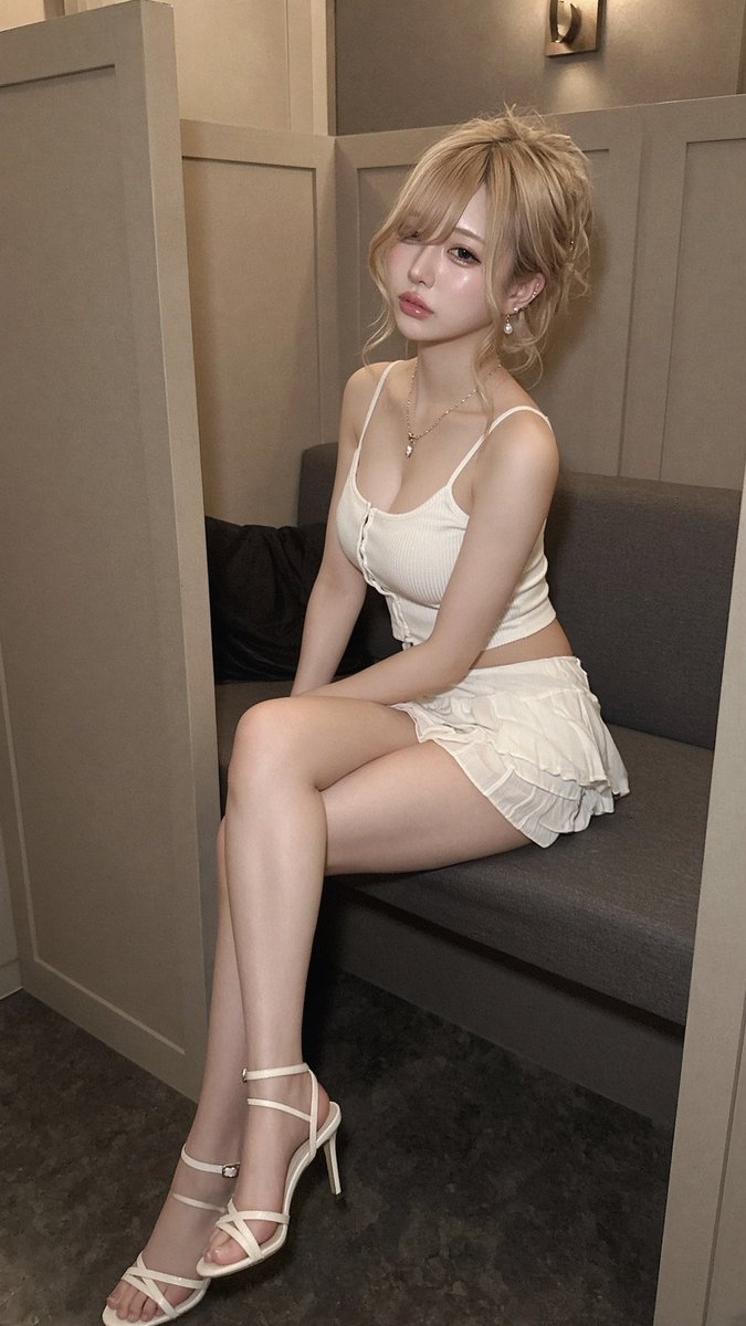 onimaru5e's tweet photo. #美女　#ギャル　#美脚　#脚フェチ https://t.co/HlNXnph7oa