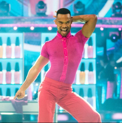 FunzaniDesign's tweet photo. South African dancer Johannes Radebe has taken on a new presenting role on Strictly Come Dancing.
🇿🇦💃 JOHANNES RADEBE'S BIG NEW MOVE — From dancer to presenter! https://t.co/QWi2fIR3Kx