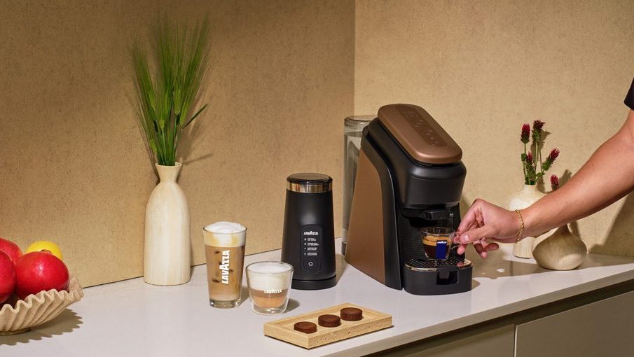 TheGroveLA's tweet photo. Something new is brewing at The Grove ☕️ Stop by the Lavazza Pop-Up to try Tablì, the new single-serve espresso system, and take part in interactive activities to unlock an exclusive offer on a Tablì bundle. September 25 – 26.  https://t.co/mVERKSHFVf https://t.co/YukrD3fCxM