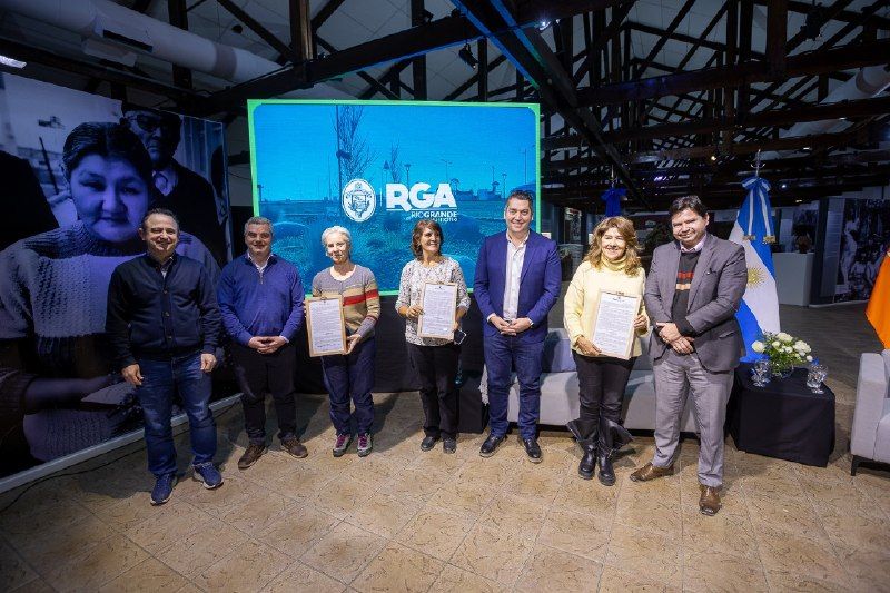 labrujulaTDF's tweet photo. Río Grande presentó avances en gestión ambiental 
https://t.co/T9APCvS2Tg https://t.co/Yzkv1ynact