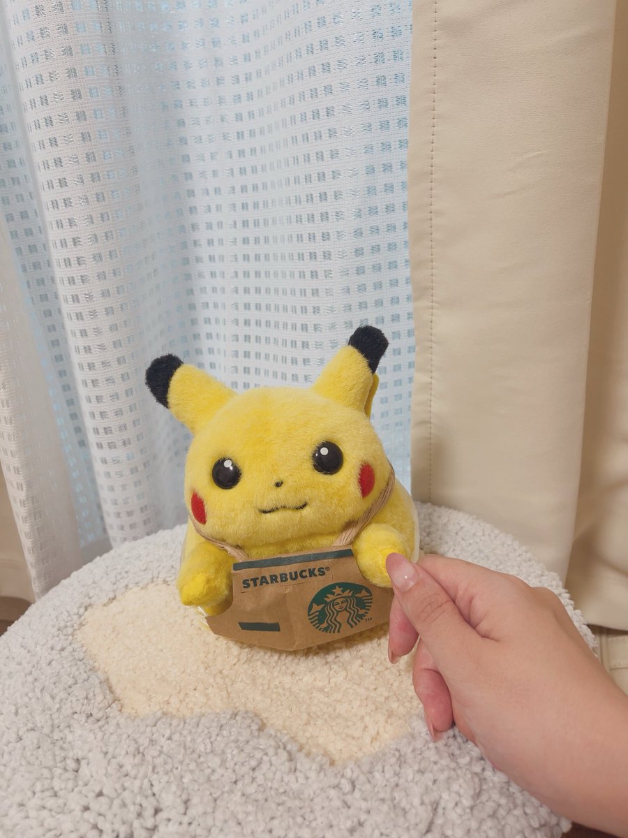 piopio_PIKA's tweet photo. アイスのホワイトモカ　グランデと
あと　おててにぎにぎさせてください🤝 https://t.co/aLR4lDCDN9