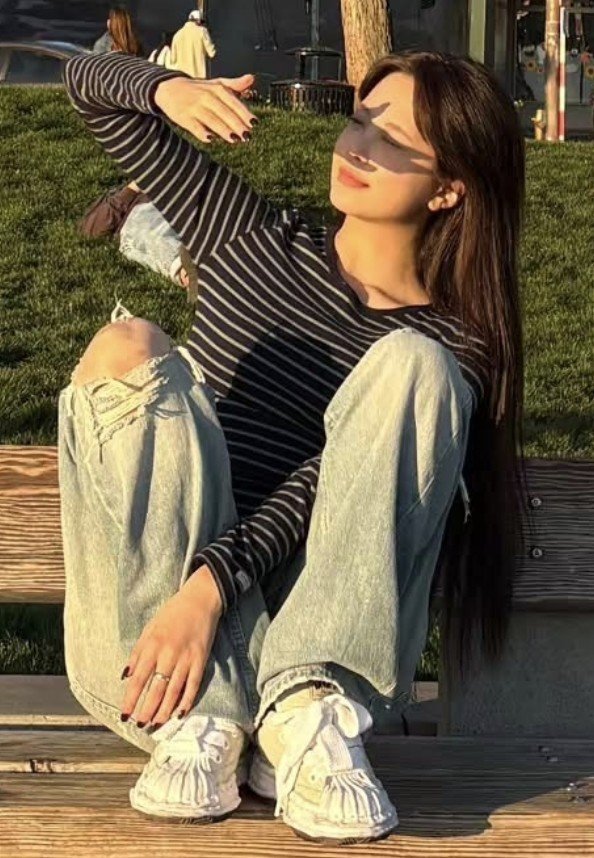 fermario02's tweet photo. The fimmies and Eunchae are the only ones making me happy these days https://t.co/Bjw2gNuOSB
