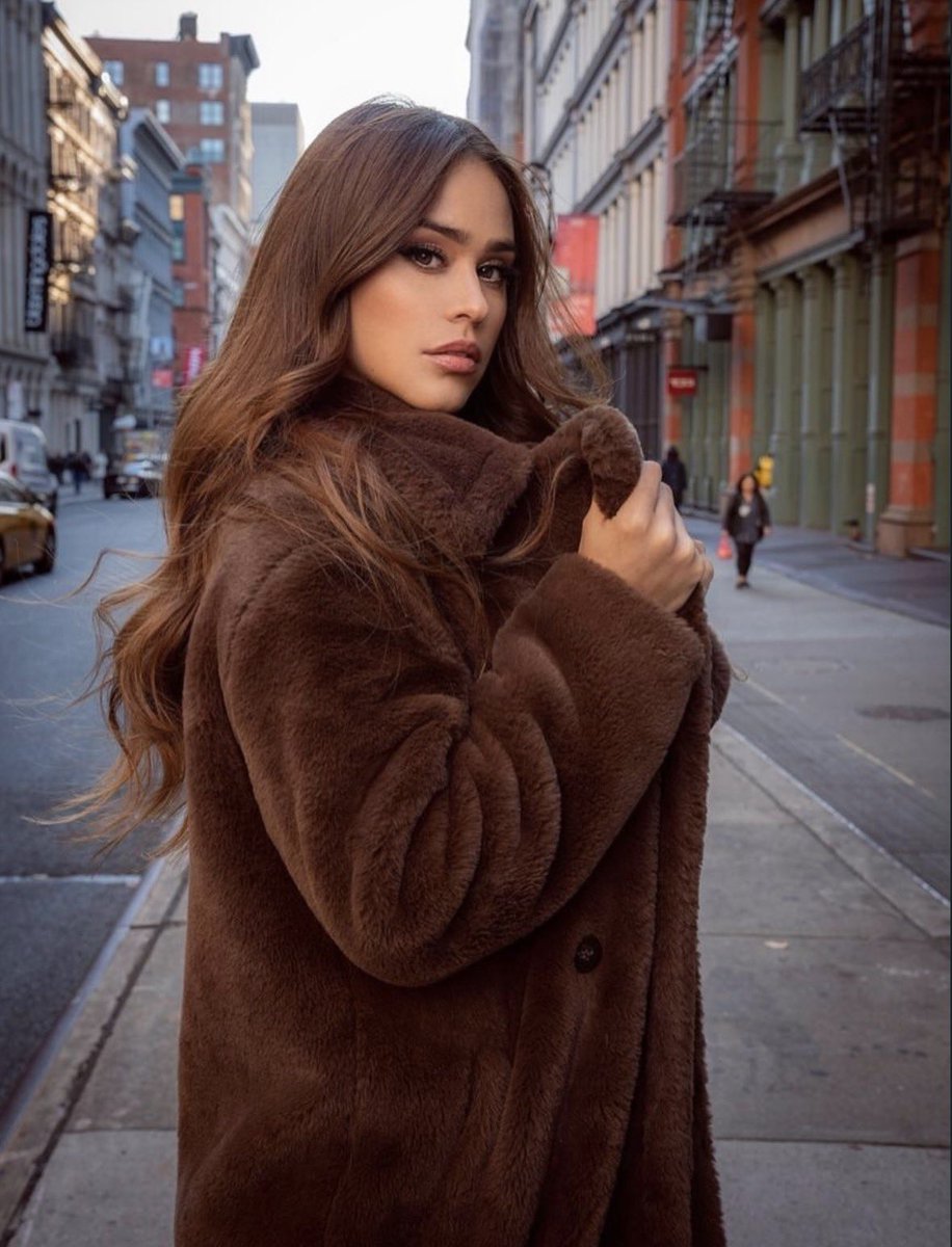 Brianet514's tweet photo. Empezamos con la tendencia 

UN MES SIN YANET 

#TeamYanet 
#TeamBrianet https://t.co/3kBNEKl4dl