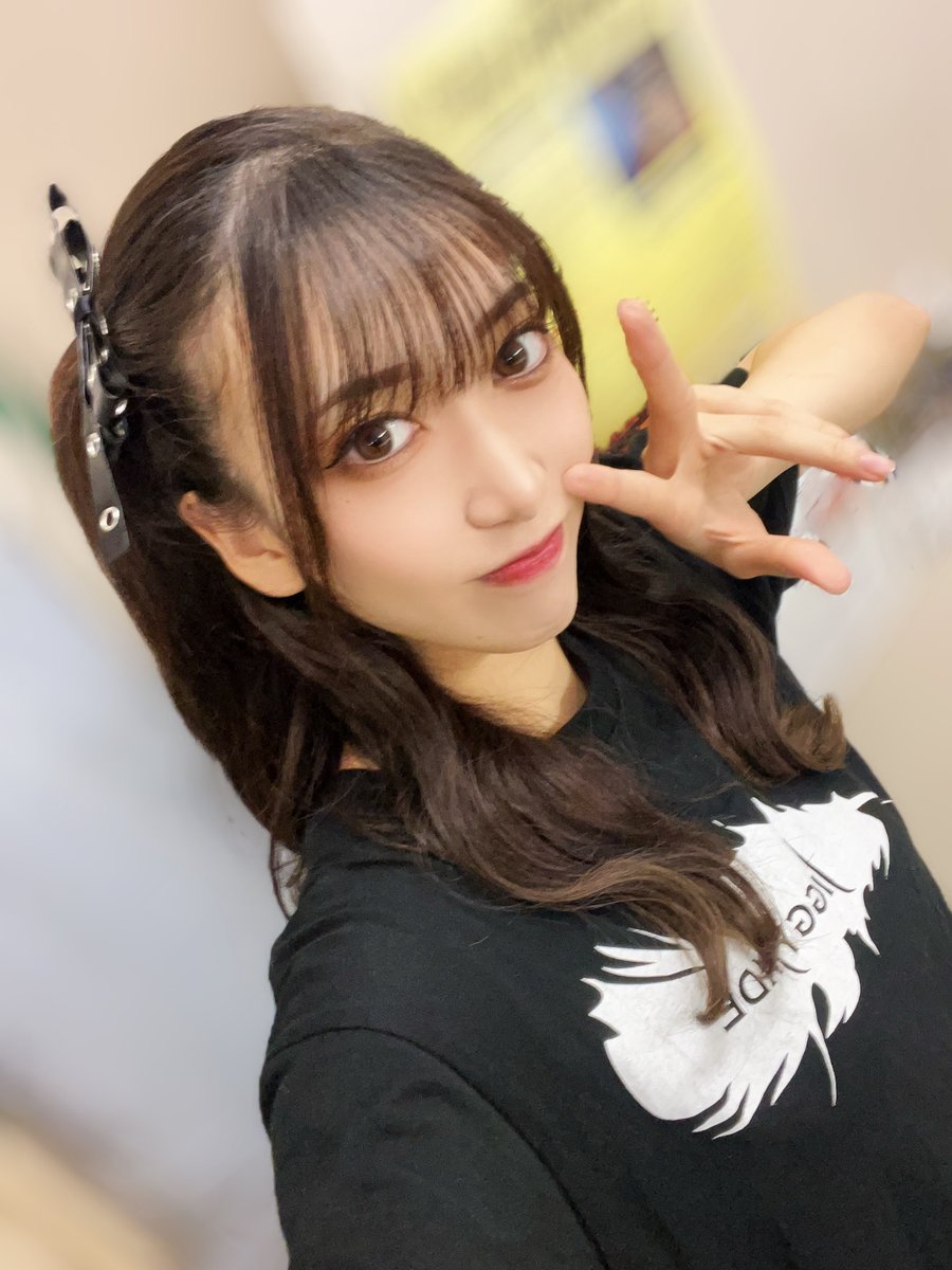 JJ__TSUBASA's tweet photo. 本日はこちら❕
なんだか今月は雨ばかりですね☔️

今日のお昼は渋谷で待ってます💫 https://t.co/YqqTGPXaj9
