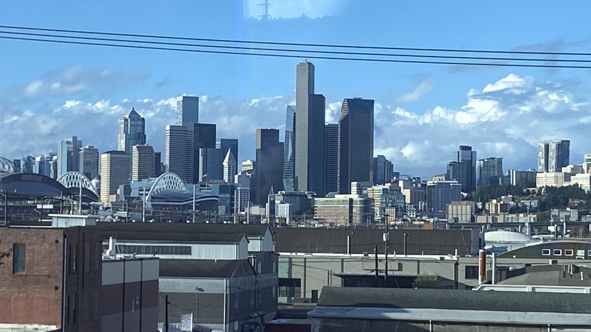 rayzrlove's tweet photo. Beacon Hill After a day of rain, the sun-break experience.
56° F / 14° C
Winds E
#areyouexperienced
#wawx #PNW #sunbreaks https://t.co/vUfmDDAEgz