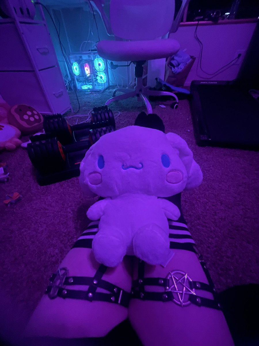 MeoWFyre00's tweet photo. Happy Femboy Friday Mrow
#femboy https://t.co/MWTNu17pZ5