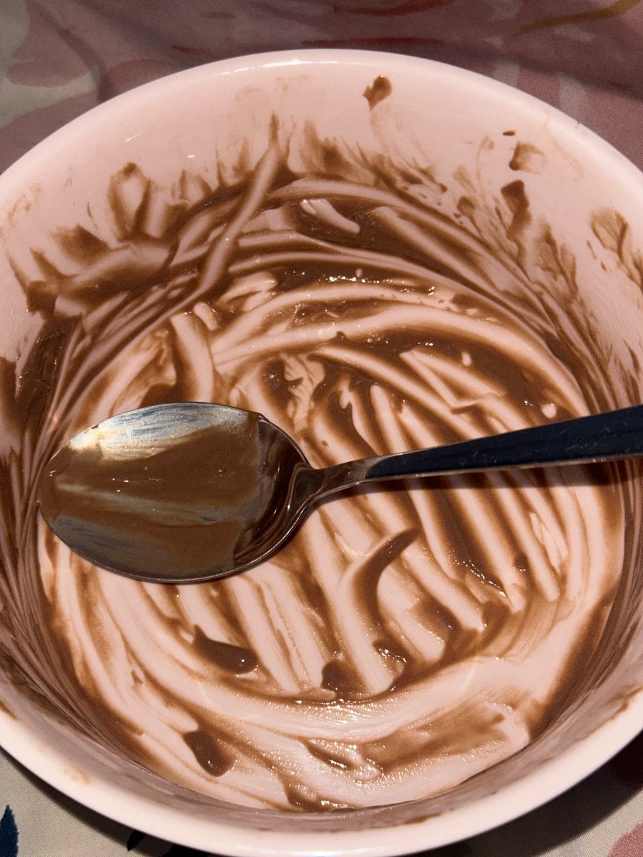 davinaanadaa's tweet photo. Puding coklat full protein
Bahan-bahan :
4 telur rebus
120 ml UHT
3 sdm madu 🔗 https://t.co/kjlbhf8SzL
2 sdt vanilla essence 🔗 https://t.co/JLuQHPAExq
3 sdm cocoa powder 🔗 https://t.co/l6jh43Ehpk
Blend semua bahan sampai halus. Masukan chillerr.. ini mah ibunya aja doyannn 🥰 https://t.co/nfkV2t9XGj