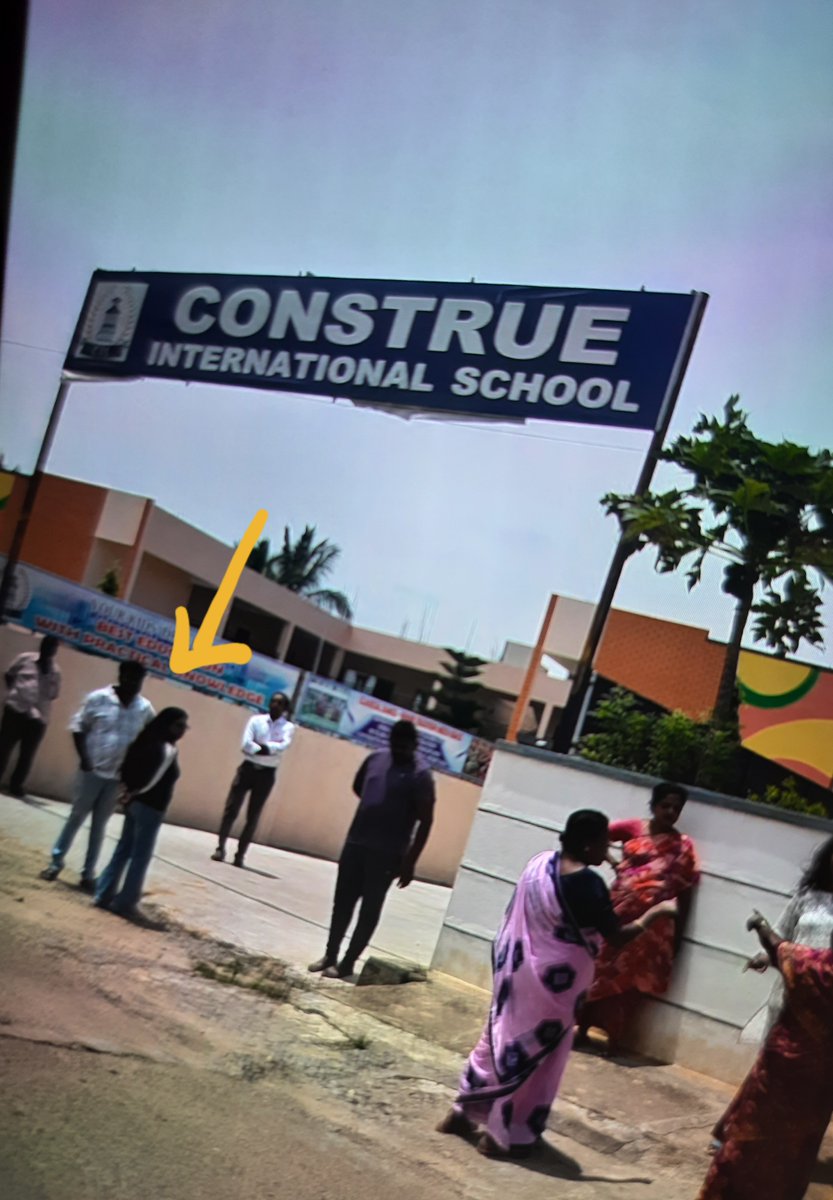 BiswalsUseful's tweet photo. @tv9kannada @NewsFirstKan @AsianetNewsML - Construe International school not paying vendor payment sending lady gunda to attack vendor https://t.co/kYHNfrbf7M