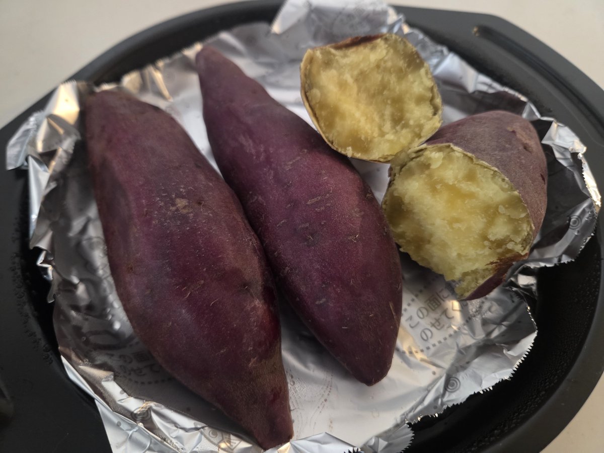 mixfry3939's tweet photo. 芋を焼いてみた🍠 https://t.co/Y1vSOO1HMI