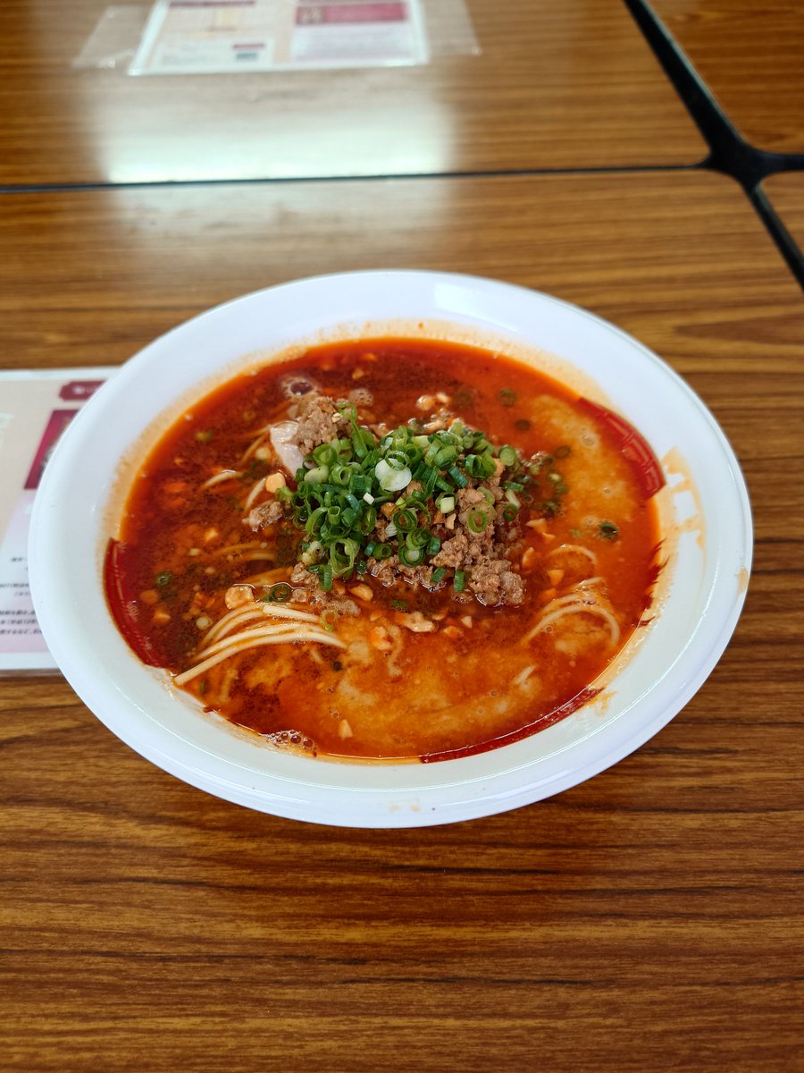s1ppo's tweet photo. 中野ラーメン祭

雪ぐに スペシャルラーメン
フェスと思えないほど豪華でコクの深いカレー味
具材もたっぷり
口に入れる度に味が変わって面白かった

鳴龍×NOBU スペシャルラーメン
腹パンでもう食べれないと思ってたけど程よい酸味と辛味、軽い甘みでなぜか完食できた≒めっちゃ美味い https://t.co/pP7x1twrJ8