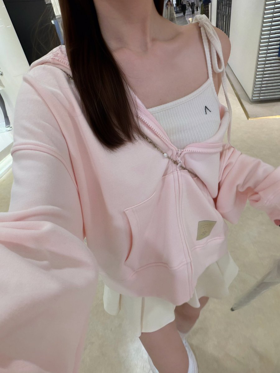 c1nl5's tweet photo. 美容dayもandmary💕

 #andmary https://t.co/CHM7kUkSM8