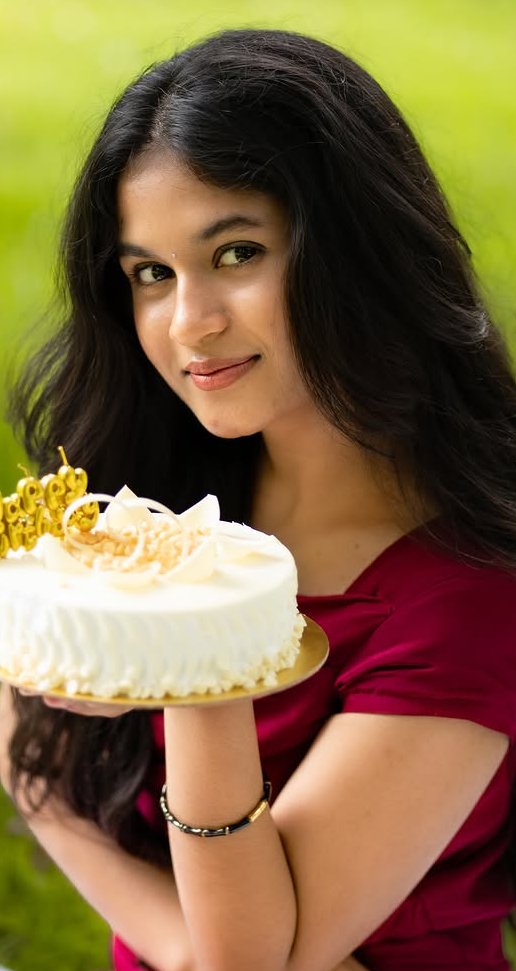 kasinkaamam's tweet photo. Cake mottham pirralaki raasi guddha bokka lo candle petti bday chesi ave letha pirralani naakuthu pirralu chaapi aa muddi bokka naaki.. letha sallani istam ochinattu koduthu pinduthu bday bumps ivvali https://t.co/P27MIMAnds