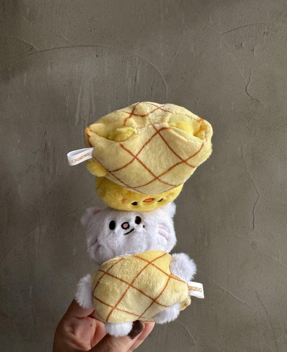 Fel00999's tweet photo. ㅋㅋㅋㅋ이거 파인애플 머리 자석땜에 서로 붙는대 ㅋㅋㅋㅋ
https://t.co/PJWkZWwtAA