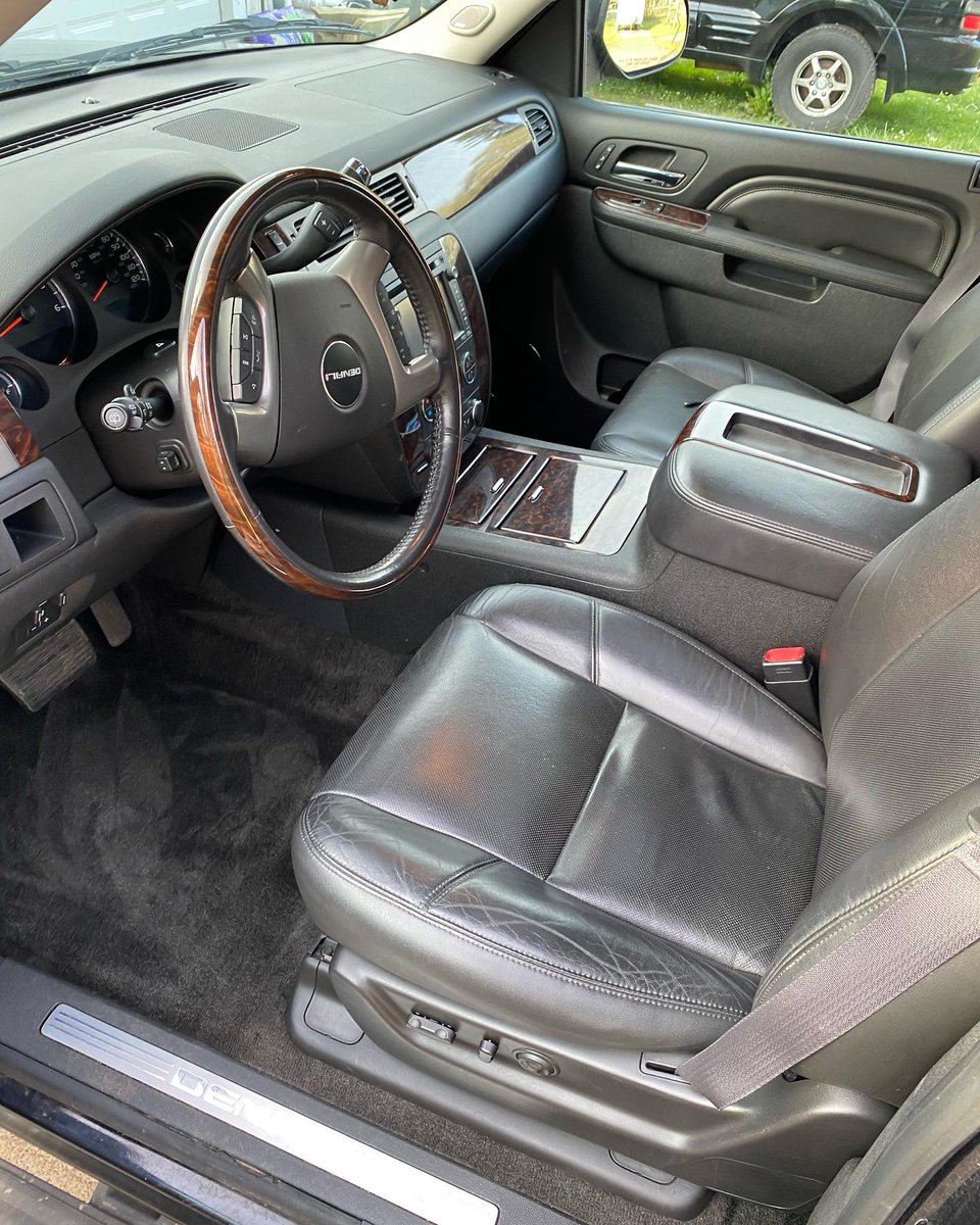 franklin880909's tweet photo. Cloudy skies over Hub City, but West Texas dust is still riding shotgun. We’re in Lubbock today for full details, deep interior cleans, and wash-and-wax packages. Mobile service at your driveway, apartment, or office. Call or text 806-207-9171. https://t.co/TTx0reUxD3
