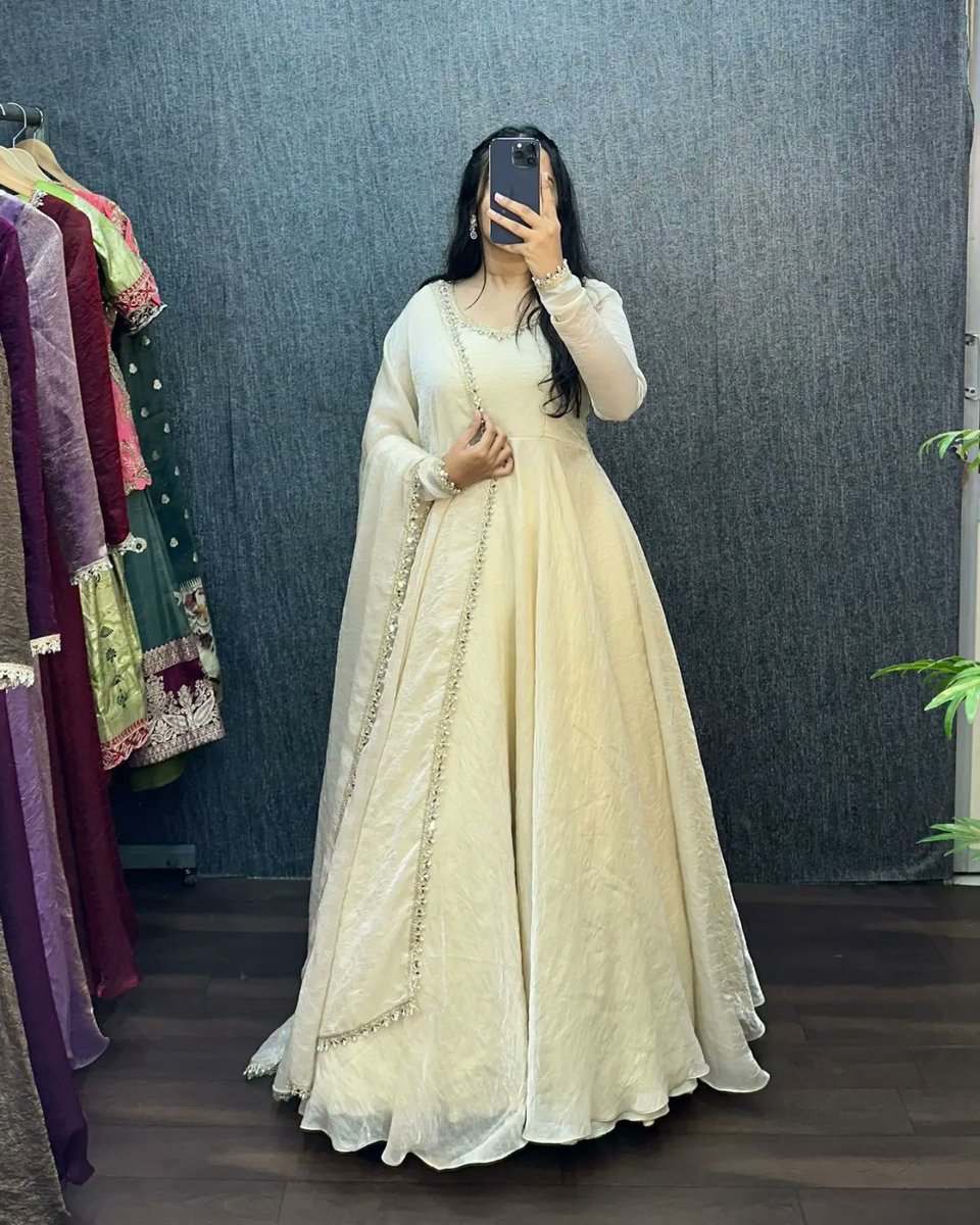 LeanCoffenpkt's tweet photo. Exclusive gown from the Master Series, designed with a focus on quality and originality. Catalogue: Param Shakti 
Code: CW 2099

Fabric: Fendy silk crush with mirror lace detailing at the neck and smooth, shiny finish 
Length: 55+ inches 
Lace: https://t.co/dcSPiDnrWf