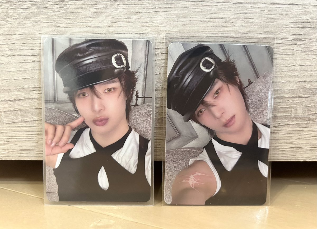 Luneyym's tweet photo. @rental_____s23 検索から失礼致します。
こちらお譲りできるのですが、
ニコラスの一段目左から3番目〉左から1番目の順で求めております。

いずれか交換は可能でしょうか？ https://t.co/Wk293v9Cl9