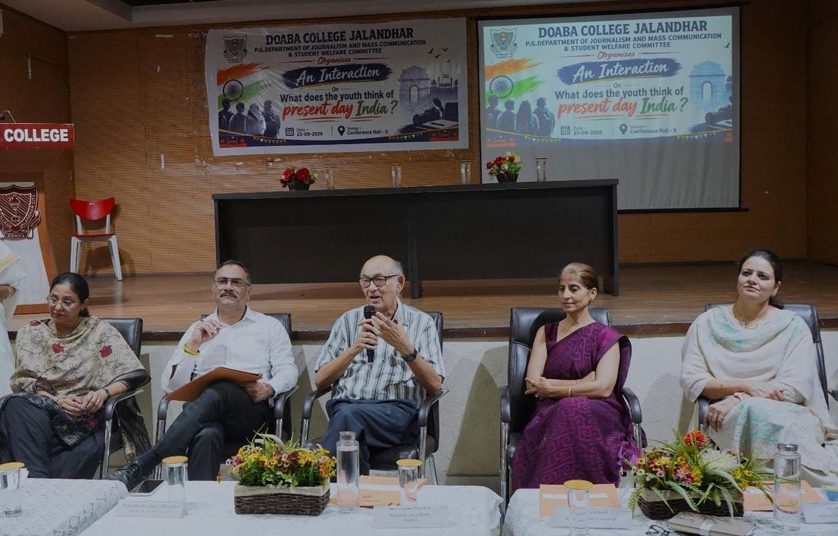 dcj_official's tweet photo. #DoabaCollegeJalandhar PG Dept of #Journalism &amp; #MassCommunication &amp; #StudentWelfareCommittee organized “What Does Youth Think of Present-Day India?” with veteran journalist Shri Chander Mohan Ji, President, Arya Shiksha Mandal. 📰 98 students debated education, media &amp; tech. https://t.co/MfB2AxCeKP