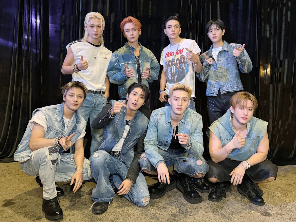 Pepimin22's tweet photo. @Stray_Kids Good Job 👍 👍 👍 👍 👍 👍 👍 👍 https://t.co/wAZX4biwuo