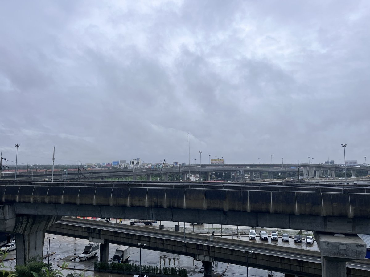mrmongkhon1138's tweet photo. @js100radio 13:30 บางใหญ่ นนทบุรี 🌧️ ฝนตกปรอยๆ ตลอดเวลา https://t.co/kCEkyBmLHd