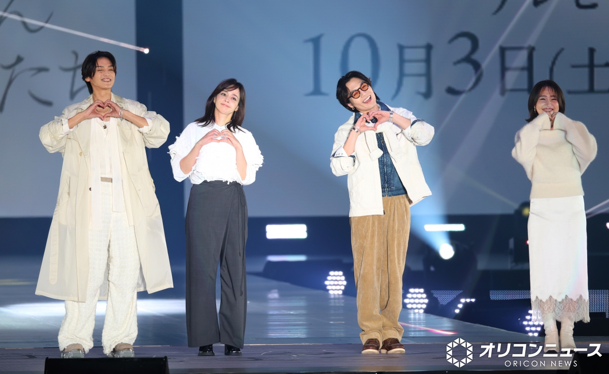 oricon's tweet photo. 【🌷ガルアワ 26 A/W🌷】
　『はだかんぼうたち』Travis Japan松田元太＆
Hey! Say! JUMP髙木雄也らサプライズ登場✨️

物語とはギャップのあるさわやかな装い🤍
🔻トークではSixTONES田中樹とわちゃわちゃ
https://t.co/pKp81V5YWG

＼フォトギャラ随時更新中📸🌟／
https://t.co/5g2sKssPtW

#ガルアワ2026AW